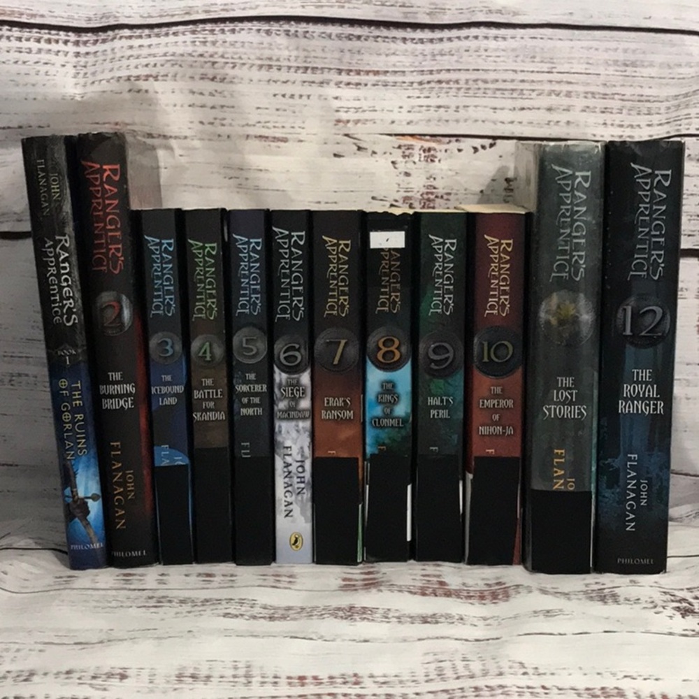 Ranger's Apprentice Complete Book Series - Black and Multicolor